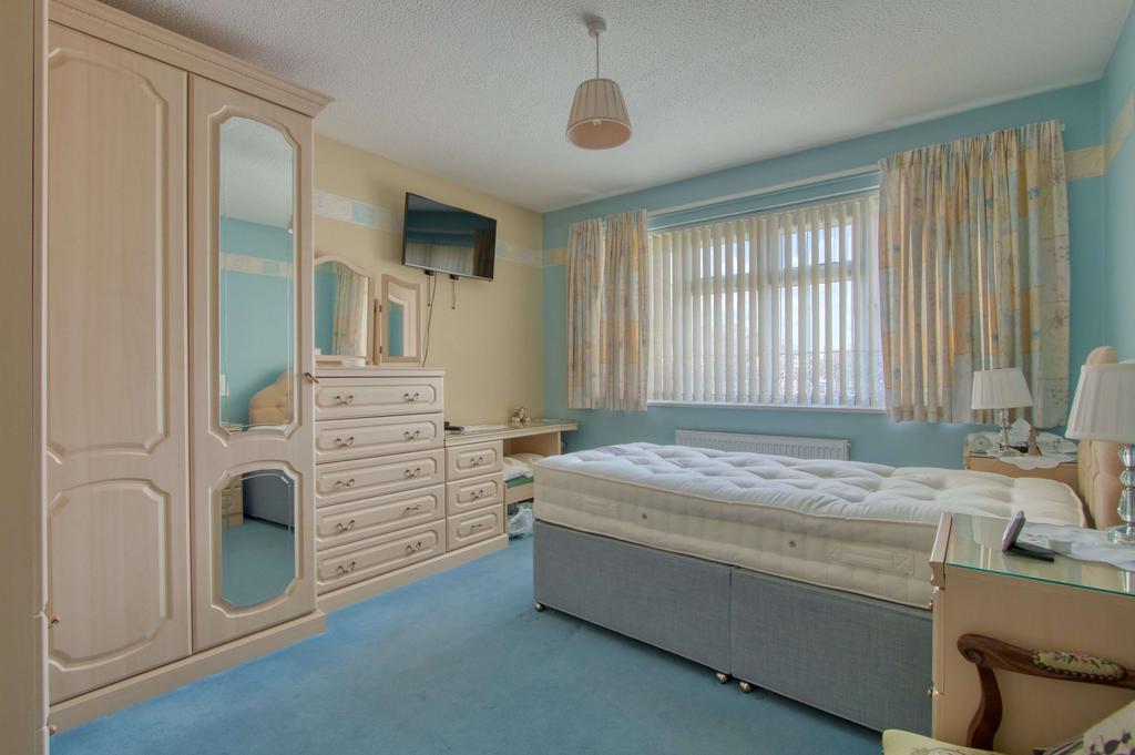 Bedroom 1 (Double)