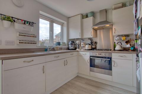 8 Knight Close, Monkton Heathfield, Taunton, TA2 8GJ