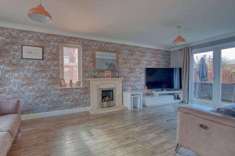 6 Merrifields, Cotford St Luke, Taunton, TA4 1PE