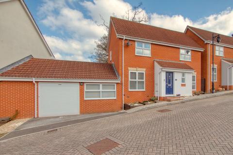 30 Stutts End, Cotford St Luke, Taunton, TA4 1NX