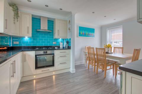 30 Stutts End, Cotford St Luke, Taunton, TA4 1NX
