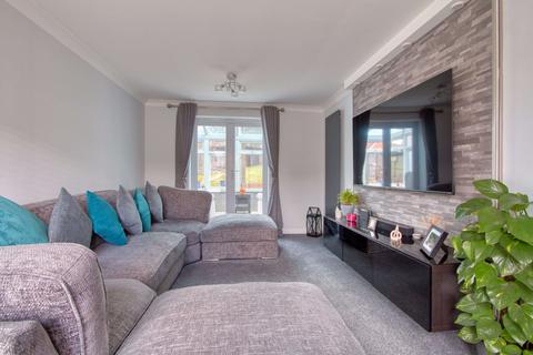 30 Stutts End, Cotford St Luke, Taunton, TA4 1NX