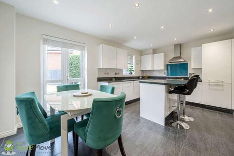 3 Athoke Croft, Hook, RG27 9UE