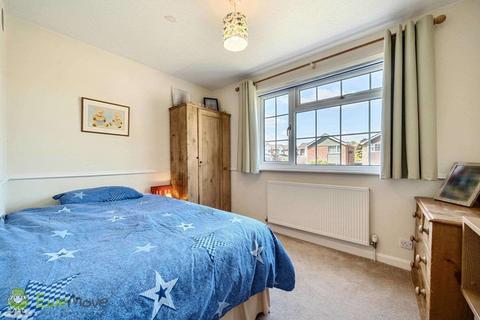 44 Bramshott Drive, Hook, RG27 9EY
