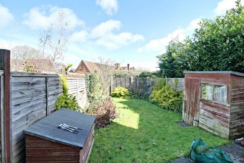 14 Mortimer Close, Hartley Wintney, Hook, RG27 8EL