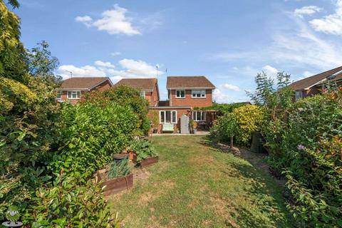 85 Ravenscroft, Hook, RG27 9NP