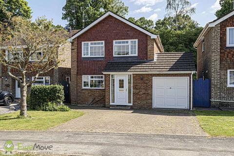 44 Bramshott Drive, Hook, RG27 9EY
