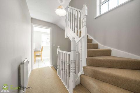 10 Creswell, Hook, RG27 9TG