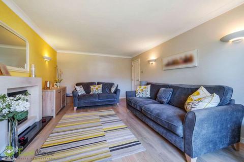 7 Frouds Close, Hook, RG27 9NE