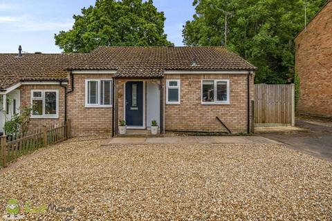 9 Heathview, Hook, RG27 9JW