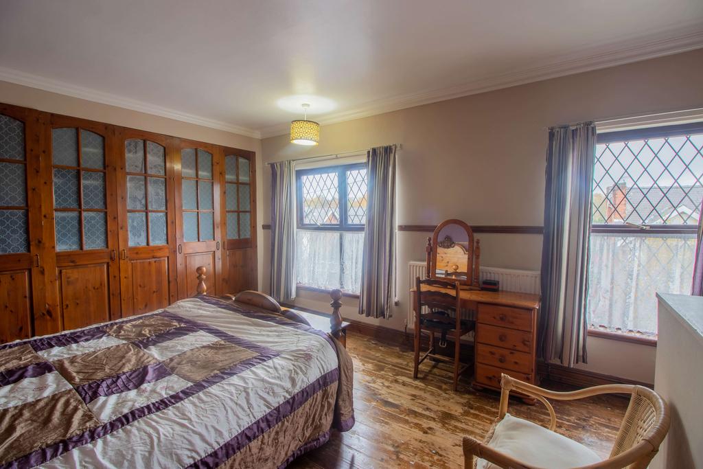 Bedroom 1 (Double)