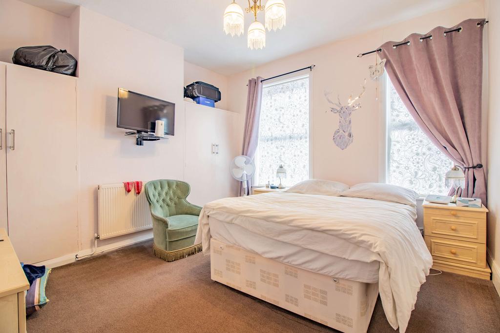 Bedroom 1 (Double)