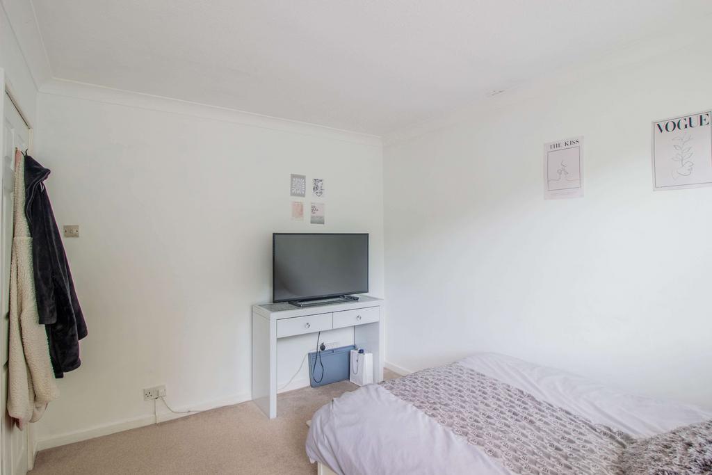 Bedroom 2 (Double)