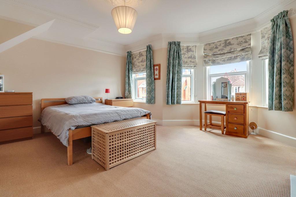 Lyndhurst Road, Exmouth EX8 3DT 4 bed terraced house for sale £425,000