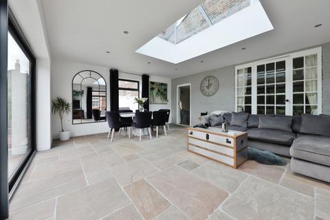 93 Cottingham Road, Hull, HU5 2DG