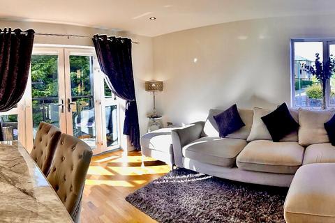 21 Ainger Close, Aylesbury, HP19 8JW