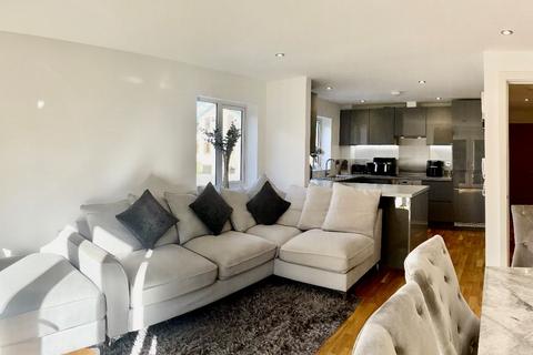 21 Ainger Close, Aylesbury, HP19 8JW