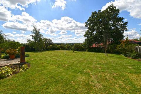 3 bedroom bungalow for sale, Banes Down, Nazeing EN9