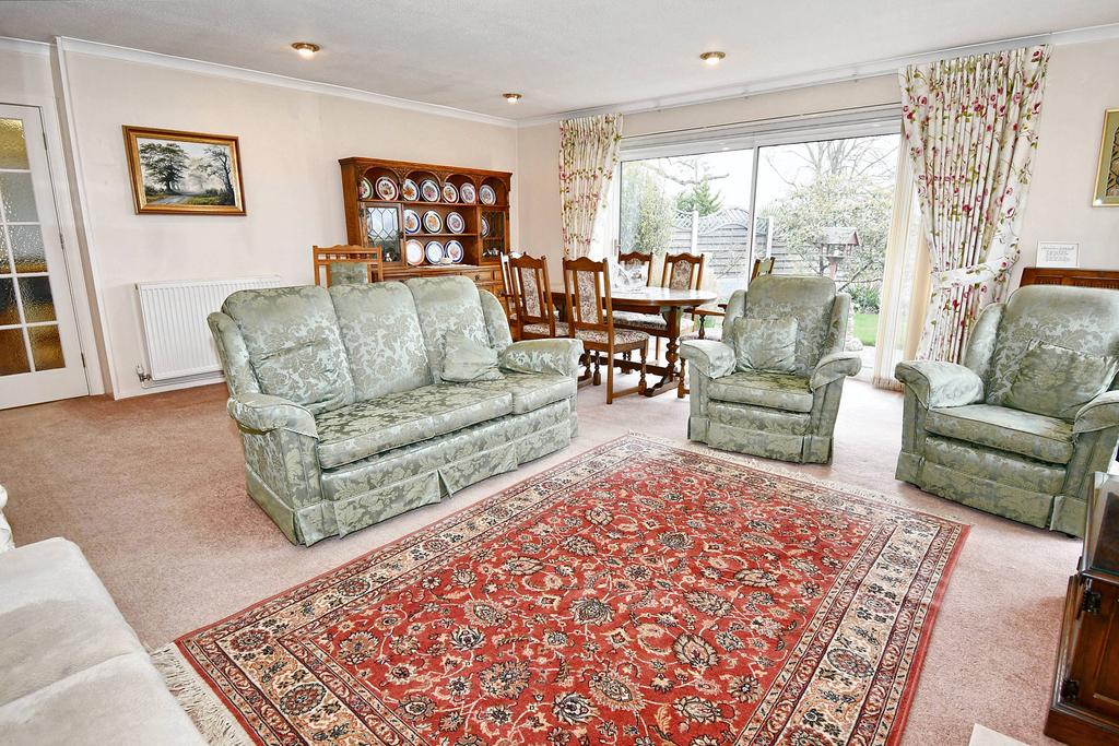 Sitting/Dining Room