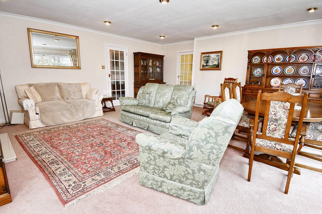 Sitting/Dining Room