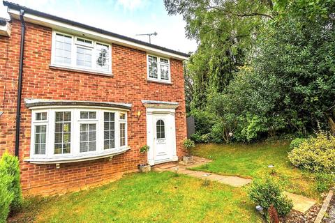27 Chichester Close, Witley, Godalming, GU8 5PA