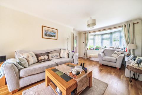 27 Chichester Close, Witley, Godalming, GU8 5PA