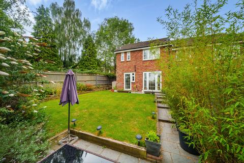 27 Chichester Close, Witley, Godalming, GU8 5PA