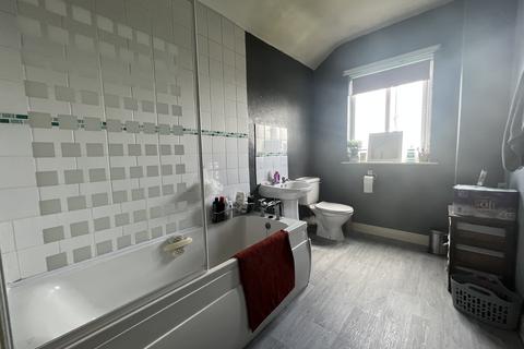 18 Ambien Road, Atherstone, CV9 2AT