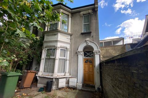 1b Cann Hall Road, London, E11 3HY