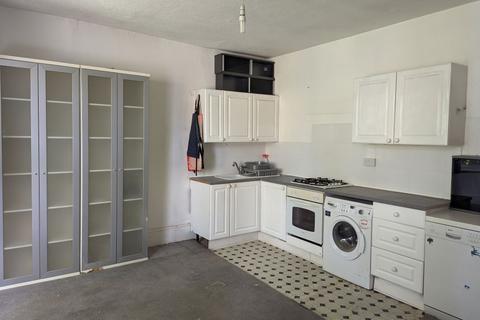 1b Cann Hall Road, London, E11 3HY