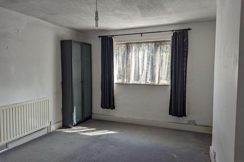1b Cann Hall Road, London, E11 3HY