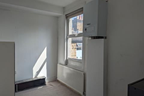 1b Cann Hall Road, London, E11 3HY