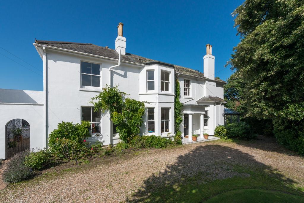 London Road, Sholden, Deal, Kent, CT14 6 bed detached house for sale