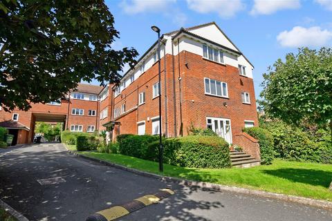 2 bedroom flat for sale - Chingford Avenue, London