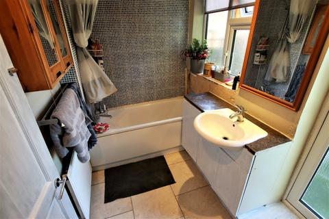 23 Beamway, Dagenham, RM10 8XR
