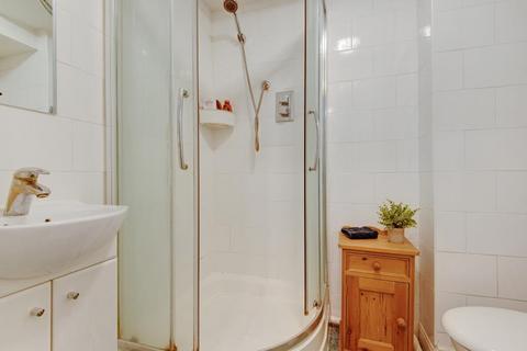 Studio to rent, Gloucester Place, Marylebone, London