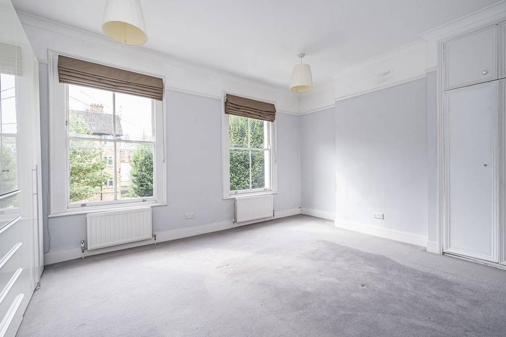 Penshurst Road, Victoria Park, London, E9 4 bed semidetached house for
