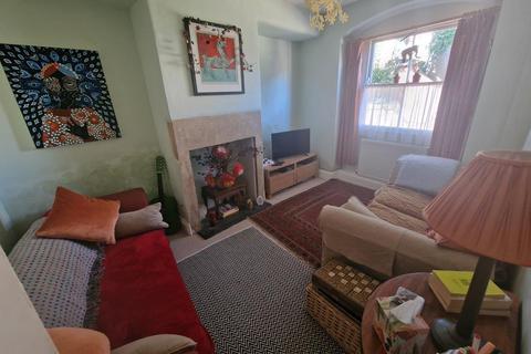 Holly Cottage, 8 Oxen Road, Crewkerne, TA18 7HN
