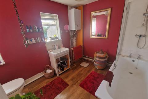 Holly Cottage, 8 Oxen Road, Crewkerne, TA18 7HN