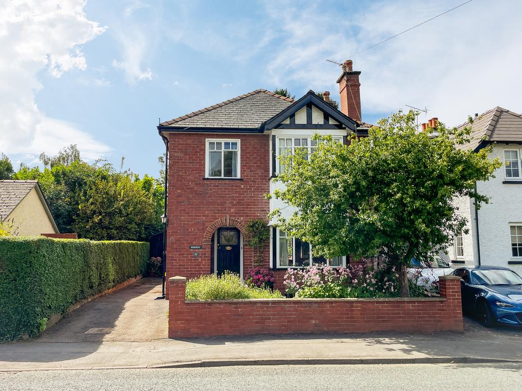 Three Elms Road, Three Elms, Hereford, HR4 3 bed detached house for