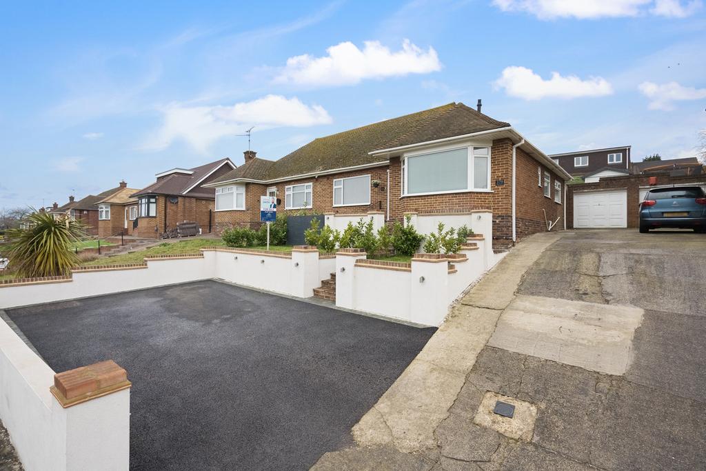 Valley Drive, Gravesend, DA12 2 bed semidetached bungalow for sale £