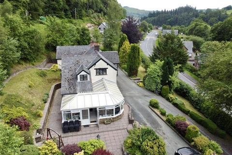 4 bedroom detached house for sale, Van Road, Llanidloes, Powys, SY18