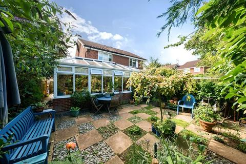 22 Bushy Close, Oxford, OX2 9SH
