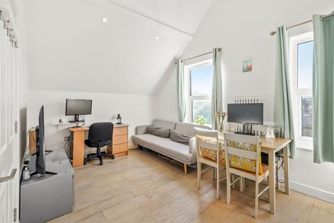 1 bedroom apartment to rent - East Street, Epsom, KT17