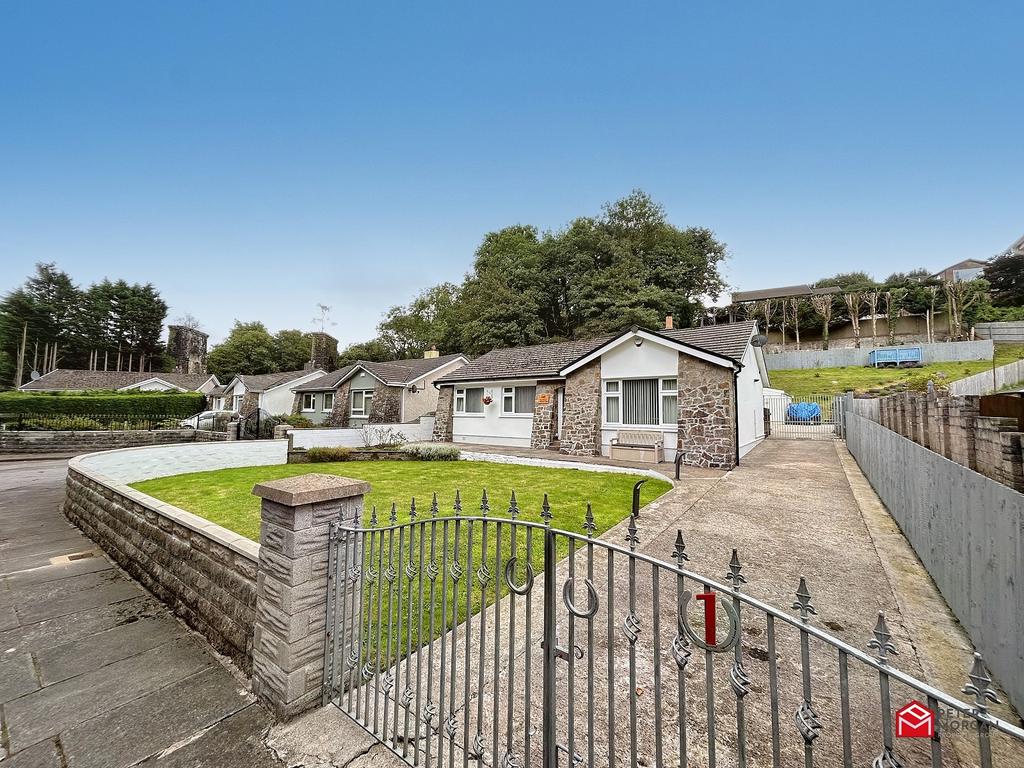 1 Meadow View, Blackmill, Bridgend, Bridgend County. CF35 6EY 3 bed