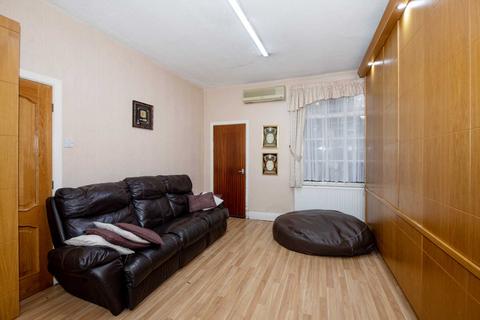 4 bedroom terraced house for sale, Wellington Street East, Salford