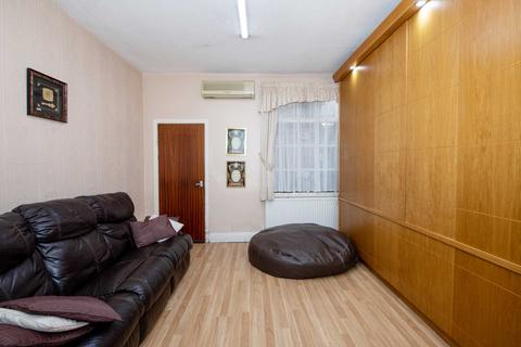 4 bedroom terraced house for sale, Wellington Street East, Salford