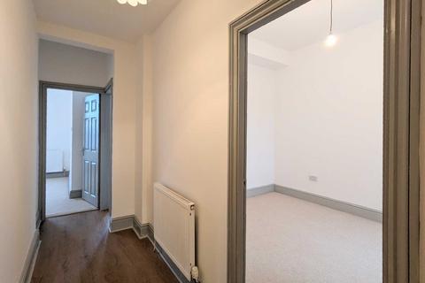 3 bedroom flat to rent - Bignor Street, Manchester
