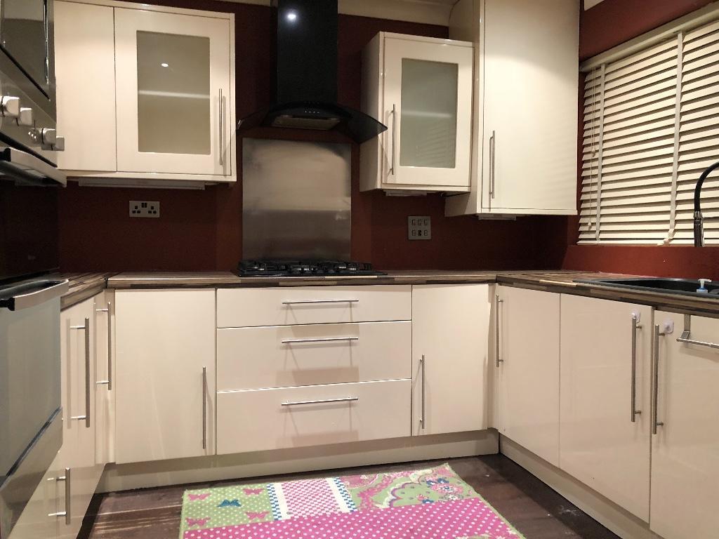 BEAUTIFUL 3 BED HOUSE WALTHAMSTOW VILLAGE, London E17 3 bed terraced