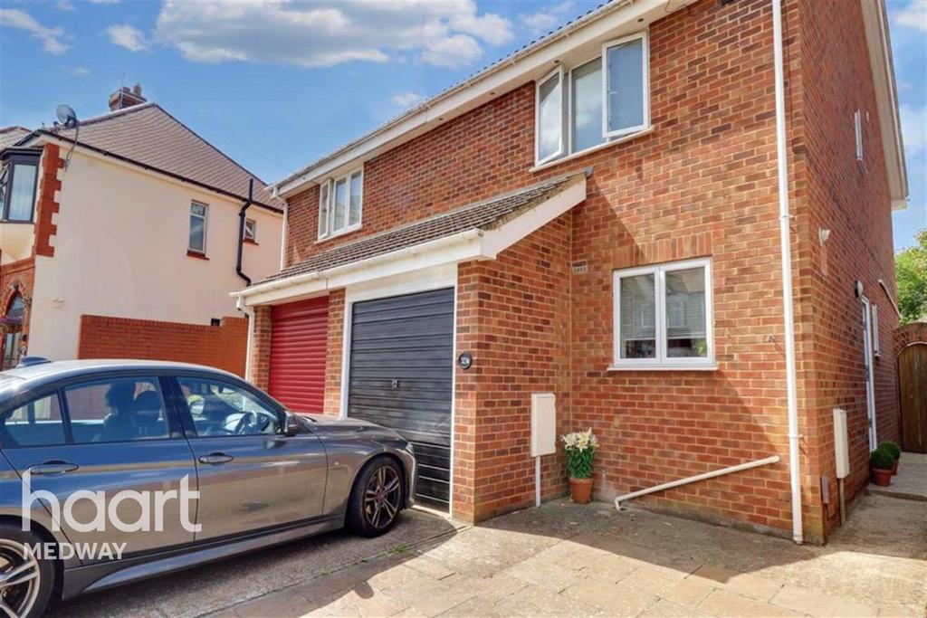 Wilson Avenue, Rochester, ME1 3 bed semidetached house £1,900 pcm (£